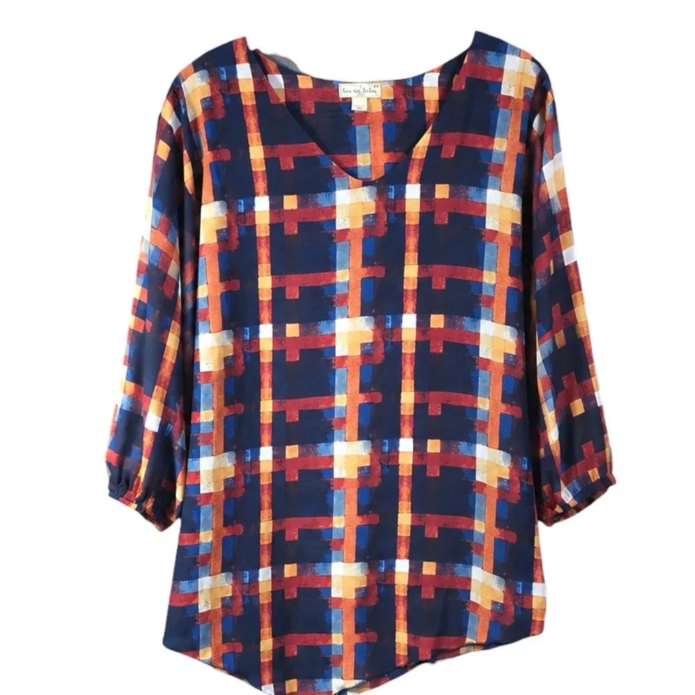 Live and Let Live Woman 2X Tunic Top V-Neck 3/4 Sleeve Geometric SKU 205